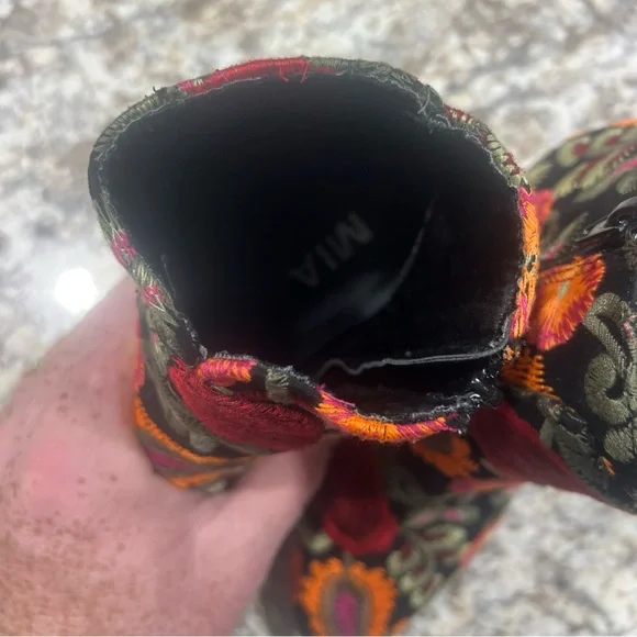 Vtg 90s Y2K Floral and Paisley Embroidered Black Boots sz 6 By Wild Diva - Picture 6 of 7